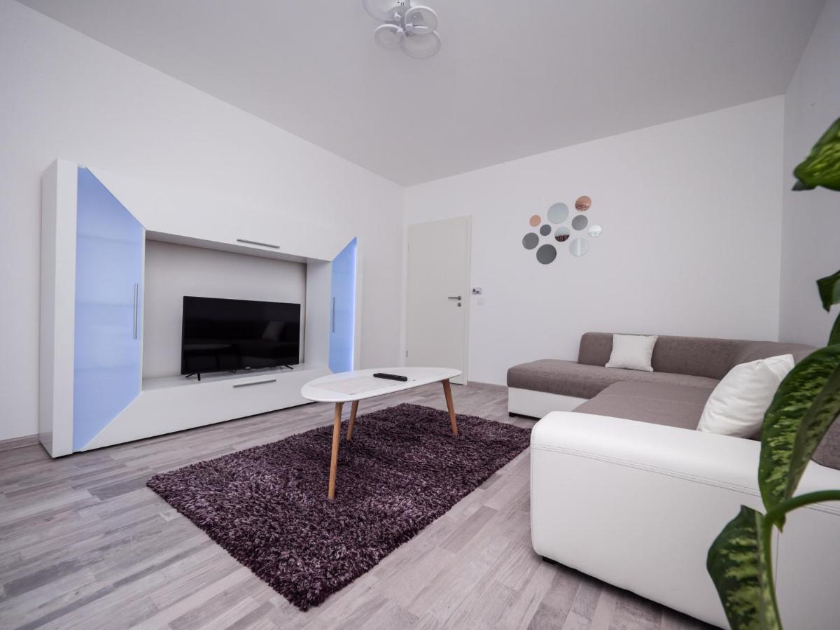 Avantgarden King Apart Brasov Luaran gambar